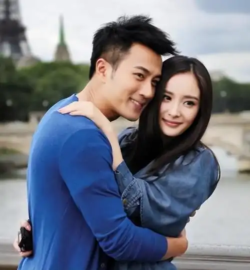 说起刘恺威,相信大多数人第一反应是他和杨幂的婚姻,毕竟当时两个人