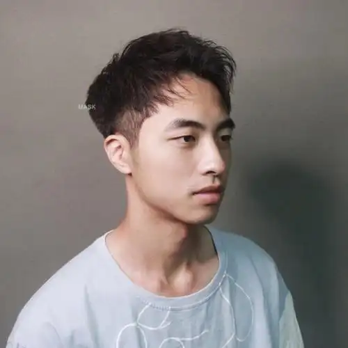 男生不用烫发自然吹干即可有型