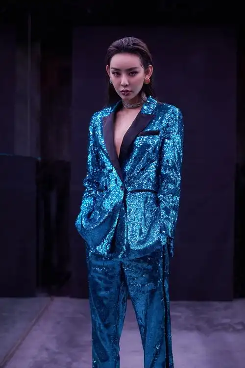 徐歌阳最新创作单曲《fake rock》发布 爆发摇滚能量