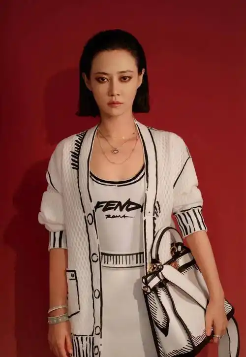 原创零绯闻零炒作只靠演技征服观众40岁的谭卓你早该火了