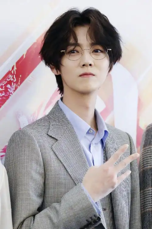 鹿晗俊美眼镜杀图片69