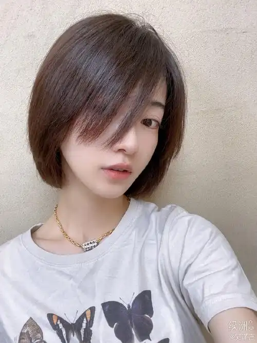 吴谨言夏日短发##吴谨言晒短发造型
