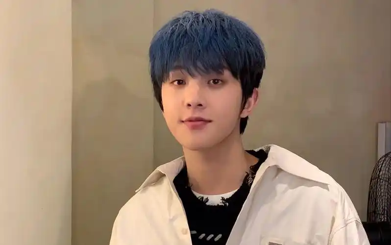 张星特半夜直播唱《喜欢你》