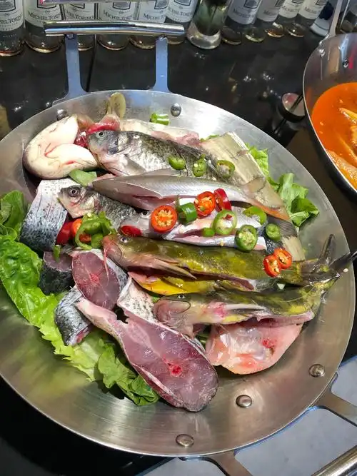 桐庐辣椒炒肉饭店.地道的农家菜.富春江的野生鱼.温暖的感动服务!