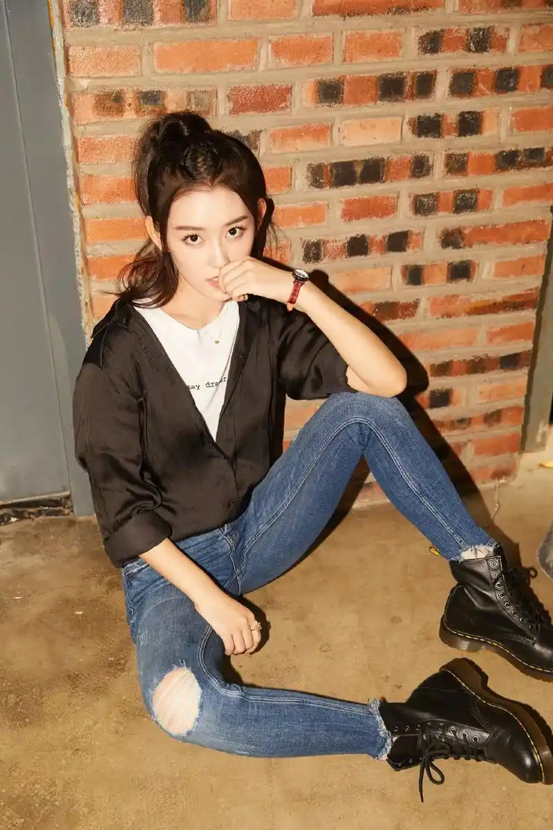 新晋小花蒋依依与继母辛芷蕾全面开战演技在线的00后girl不容错过