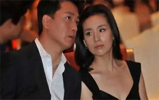 45岁董洁:一婚出轨王大治,离婚11年后,与丈夫和解现在过的怎样