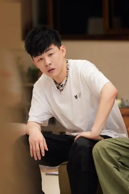 胡彦斌要选就选火力值最高的人##胡彦斌好清醒一男的