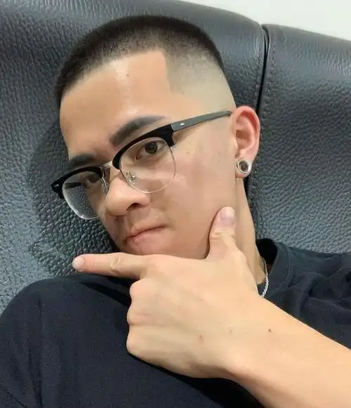 男人"寸头"怎么剪才好看?尽量避免3个坑,你的发型更阳刚帅气