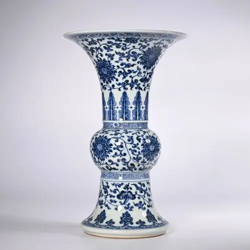 清 乾隆青花花觚