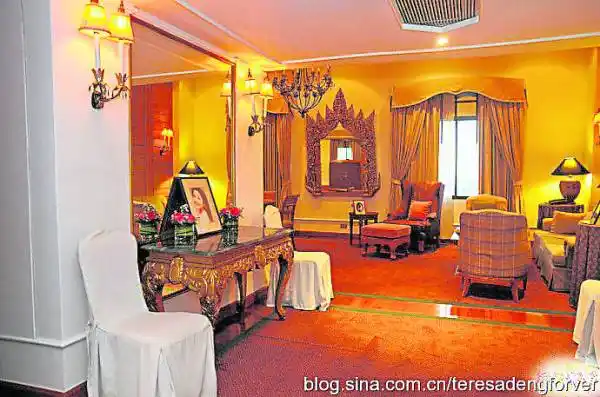 该酒店为了纪念邓丽君特地将其生前住的豪华王子套房作为纪念馆