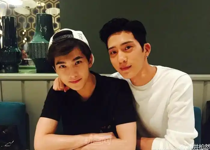 [八明星] 女明星快要8烂了,我来818男明星的合照.有人要看吗?