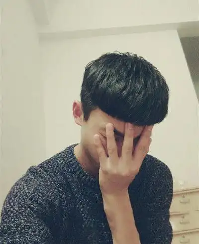 男生蘑菇头好看吗可爱男生蘑菇头发型2