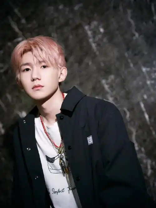 王源情绪感拍立得##王源2021尽如所期