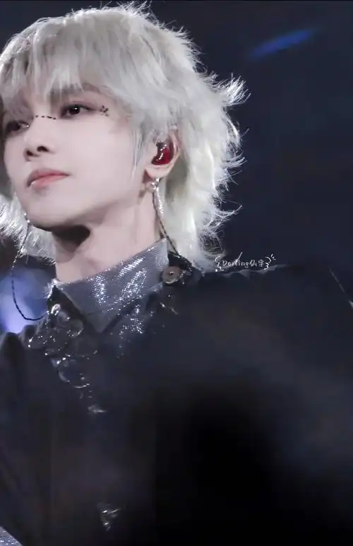 置顶天呐我被帅的已经不知道说什么了939393@华晨宇yu  这套