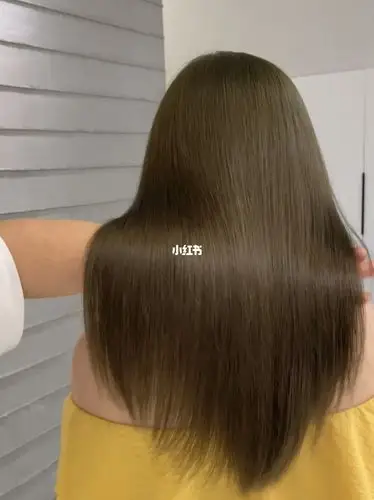 不褪色!lisa同款发色显白发色以前众多颜色都需要漂!漂完后头发掉发!