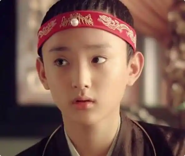 原创被脸型拖累的胡一天明明现代装玉树临风一换上古装就原形毕露