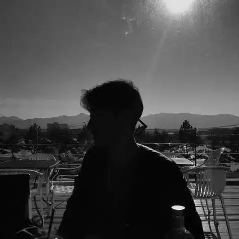 男生头像帅气冷酷霸气真人黑白时尚男生生活太过潦草