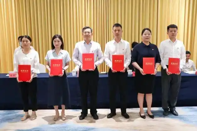 阜宁县召开庆祝建党102周年暨"七一"表彰座谈会|张利华_网易订阅