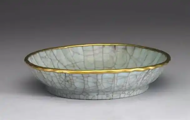 欣赏| 「 南宋官窑 」