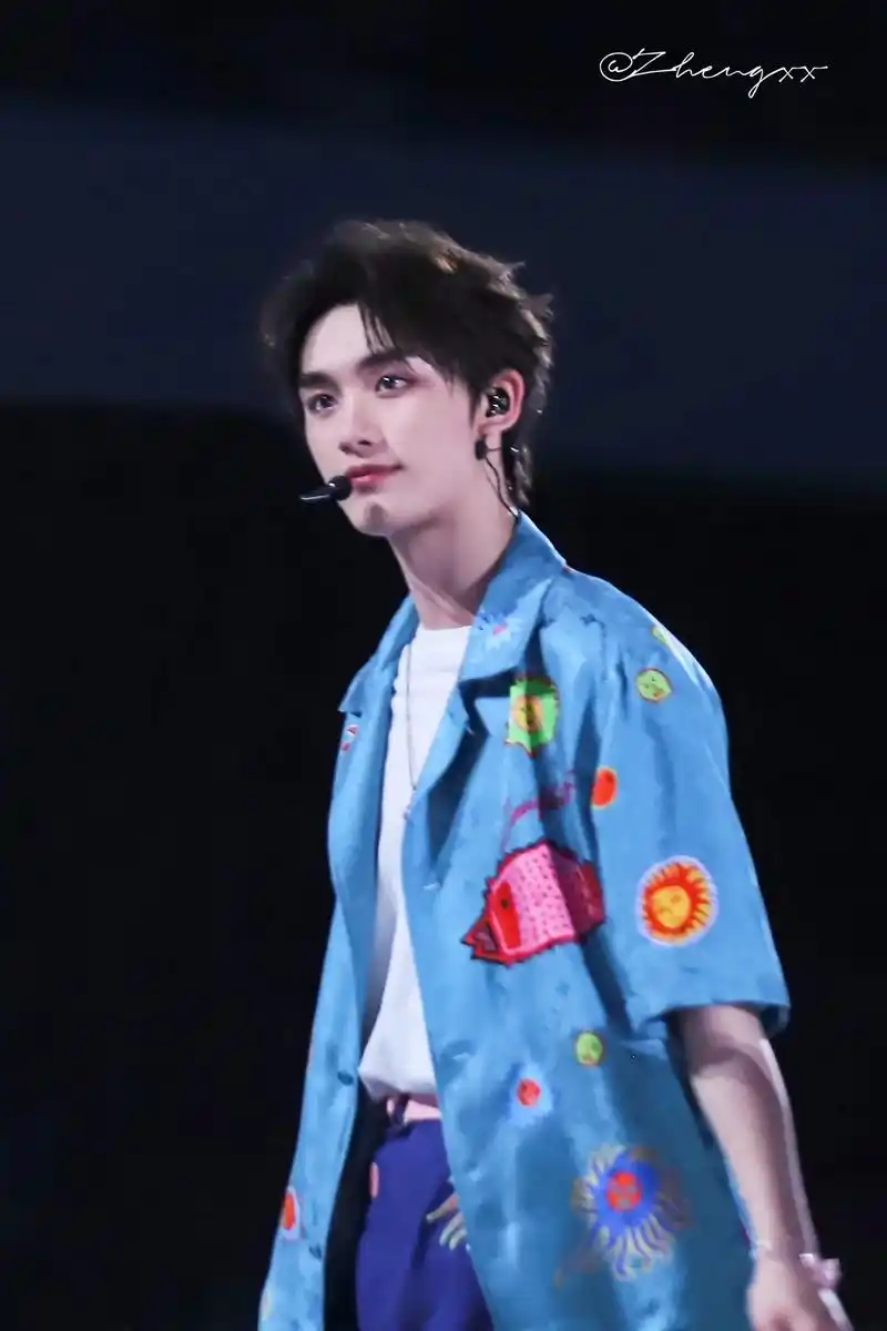 我镜头下的小丁～太漂亮啦 #丁程鑫 #理想之途 #神图 #美 - 抖音