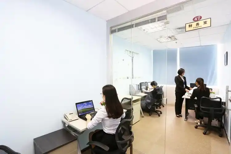 老街地铁口华佳广场2人间办公室只需1180元全包