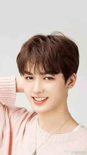 有没有哪个男明星穿粉色衣服好看?