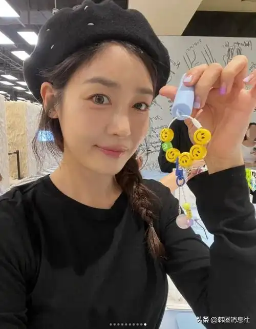 成宥利展现了不变的美貌,sns上传个人近照