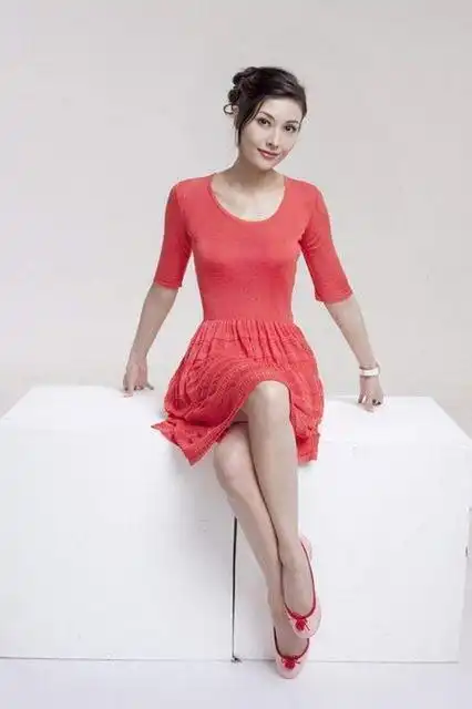 最美港姐李嘉欣的美腿图集看了都会心动