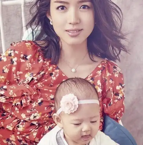 网友直呼这1米82真不是盖的,"世界小姐"张梓琳机场照