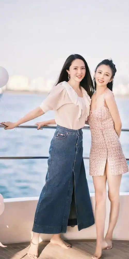 佟丽娅晒与董璇新合照##董璇佟丽娅真的好像