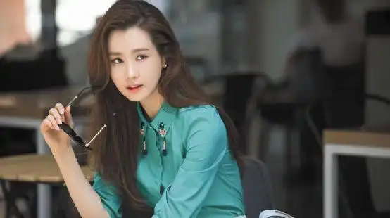 细扒李易峰前女友李多海的换脸史