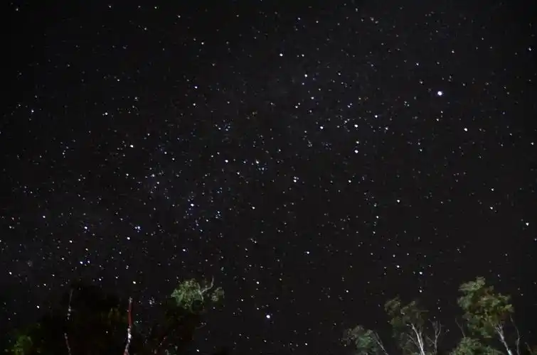 头些天出去野营拍的一些星空照片,还有其他