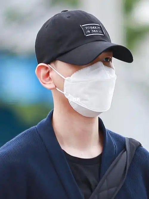 边伯贤入伍高清图