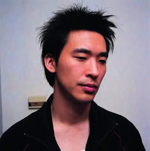 叛逆偶像黄立行从猿到人组图