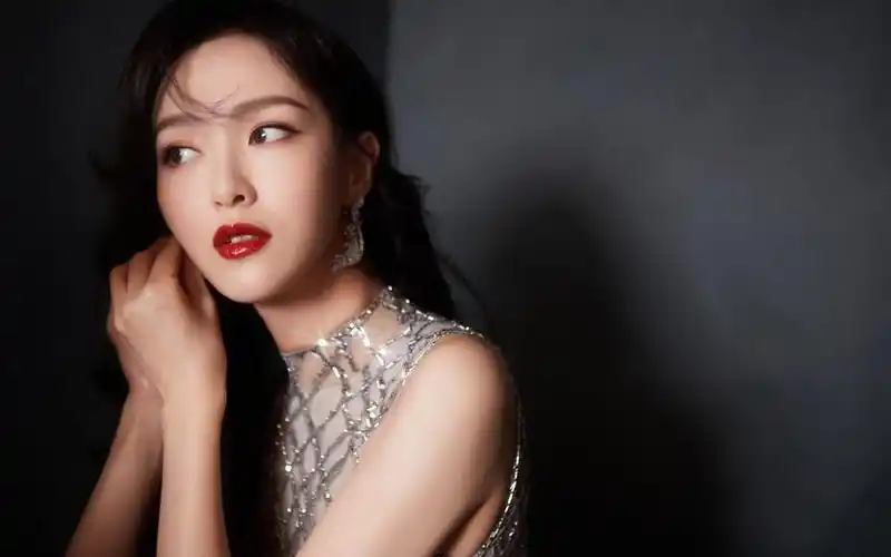 唐嫣星耀宝石裙写真桌面壁纸