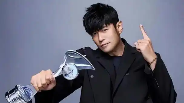 周杰伦霉霉演唱会事件发酵被曝疑似与赌场有关门票该机构所赠