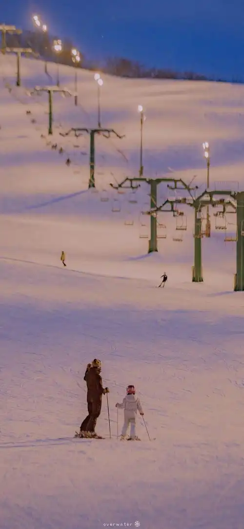 有哪些好看的全面屏手机壁纸或微信聊天背景图片? - 知乎