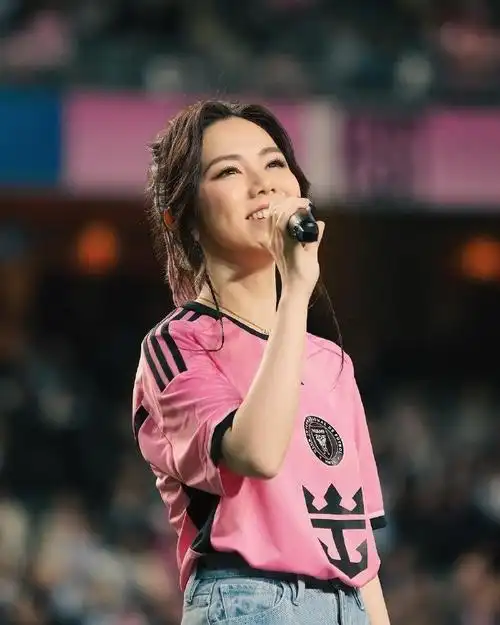 邓紫棋iamgloria世界巡回演唱会##网友调侃邓紫棋