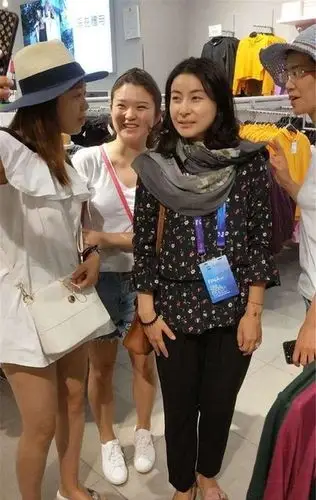 霍震霆给足尊重霍启刚给足宠爱郭晶晶还是搬出了霍家老宅