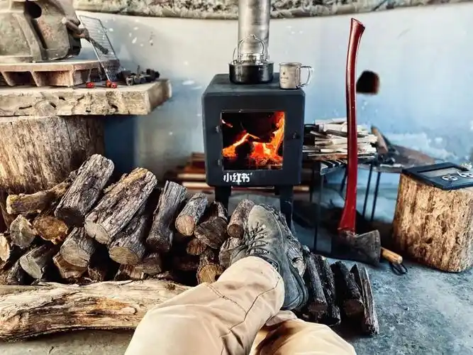 围炉烤火_露营_户外露营_潮流_潮流活动_露营