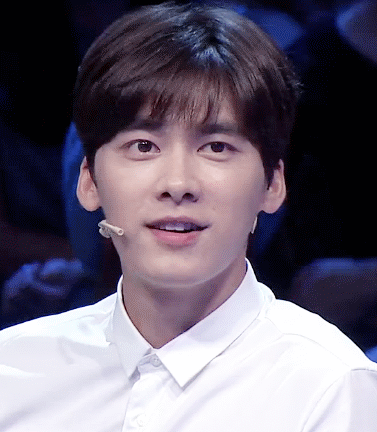 李易峰gif微笑gif耳麦gif转头gif可爱gif