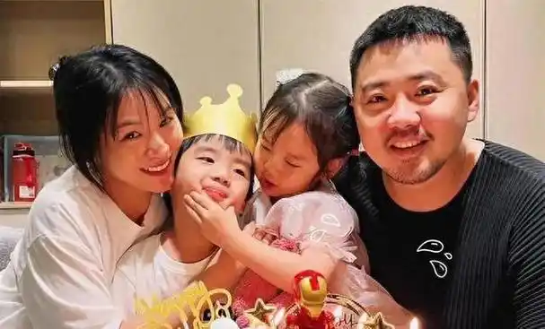 黄英回老家四川渠县商演仍唱映山红原创歌曲太少难接商演