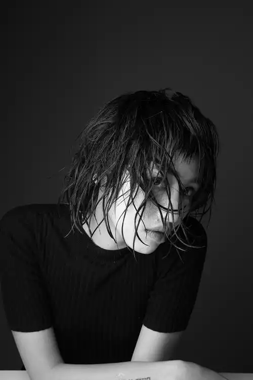 徐美女的临时黑白照