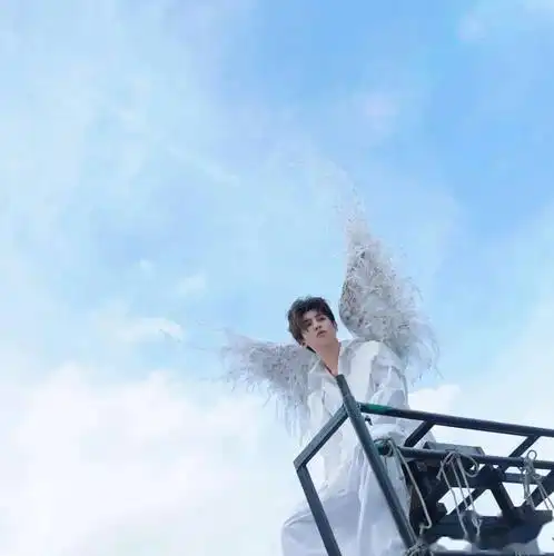 微信头像黄明昊