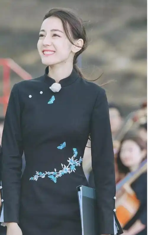 惊艳民国造型大赏#感受一下迪丽热巴民国风,盛世美颜,气质优雅迷人