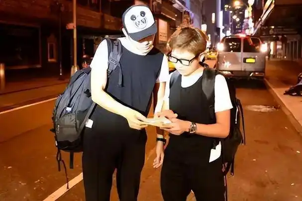 有一种遗传叫偏心遗传看看这几对明星家属的长相就明白了