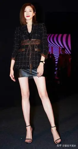 中国女明星里谁的腿特别好看?