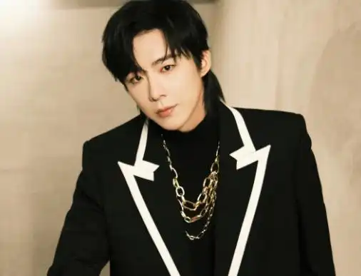 "摩登兄弟"是人气不低的一个男子乐队,成员有刘宇宁和阿卓以及大飞,共