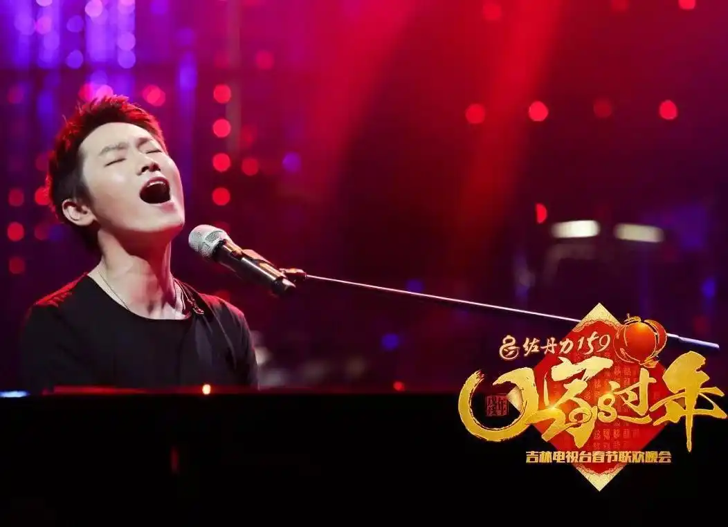 着"圈粉"无数的作品带着他独特的声音不负众望,这位少年灵魂歌手梁博