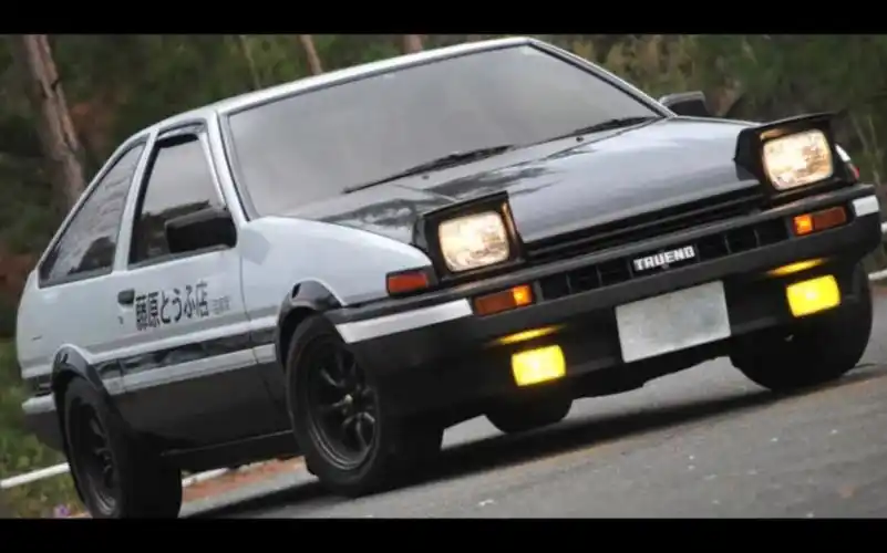 网上找的 toyota ae86 漂移视频